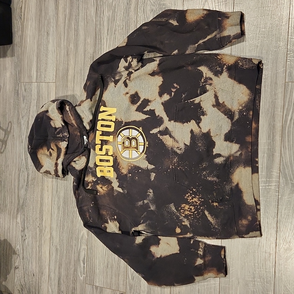 NHL Officially Licensed Product Boston Bruins Men's sz 2XL Sweatshirt w/hoodie